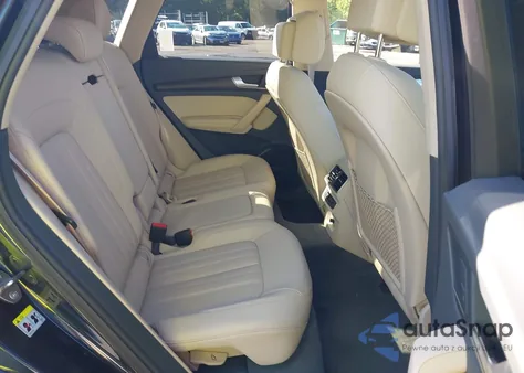 2018 Audi Q5 2.0T Premium/2.0T Tech Premium z USA, uszkodzony, nr VIN WA1CNAFY7J2102428